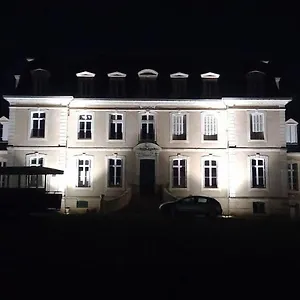 https://chateau-de-la-bouchatte-chambre-les-roses.hotels-rhonealpes.com