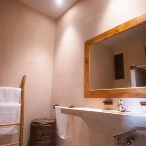 https://hotel-casa-margot.quintano-roohotels.com